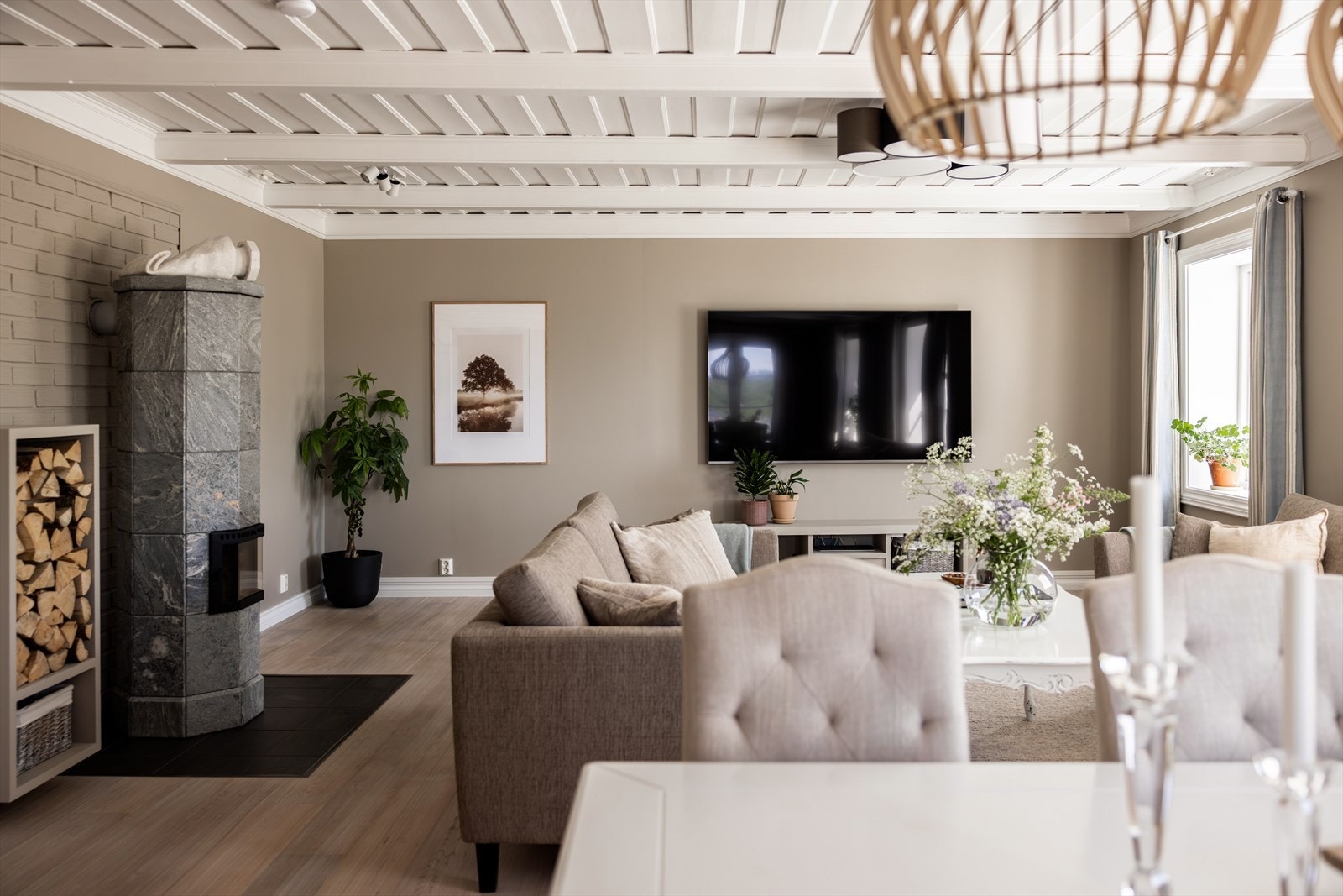 Legg merke til Klebersteinsovnen. Galleribilde