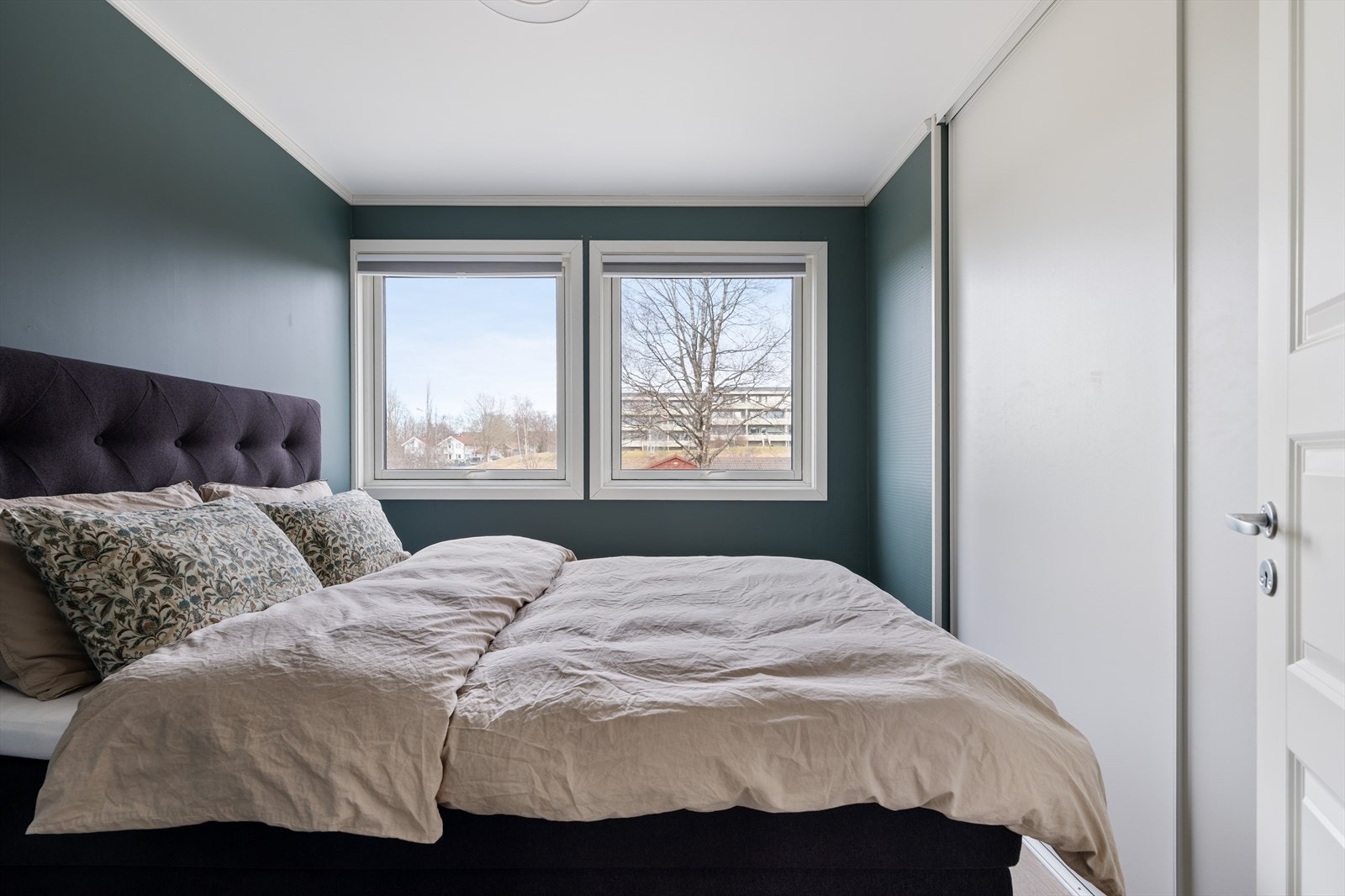 I 2018 ble også disse rommene oppgradert med ny 1-stavs laminat, slik at alle rommene nå har fin harmoni. Galleribilde