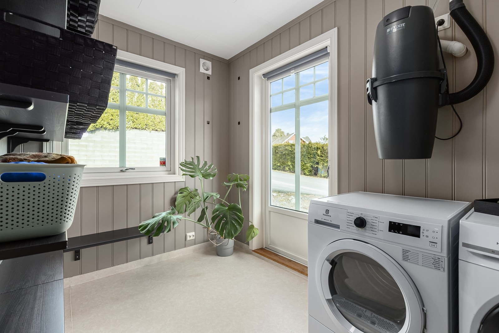 Her er opplegg for vaskemaskin og tørketrommel Galleribilde