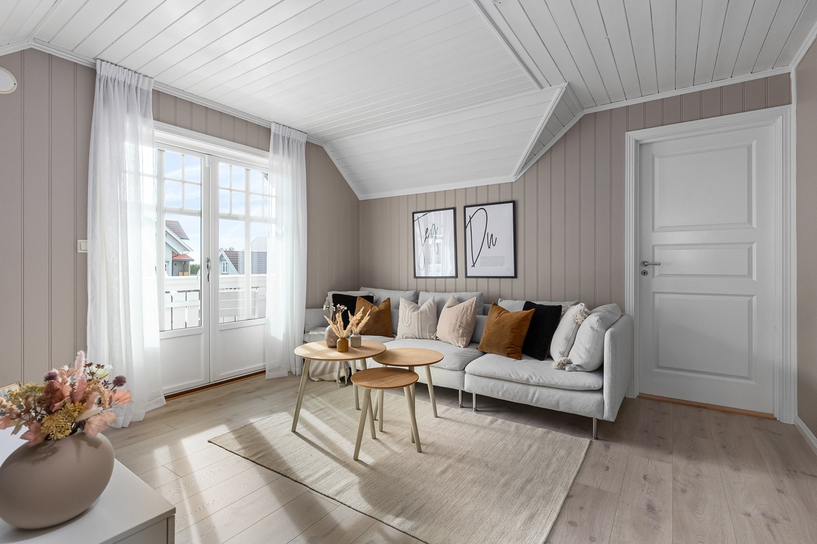 Det første som møter deg er en koselig loftstue Galleribilde