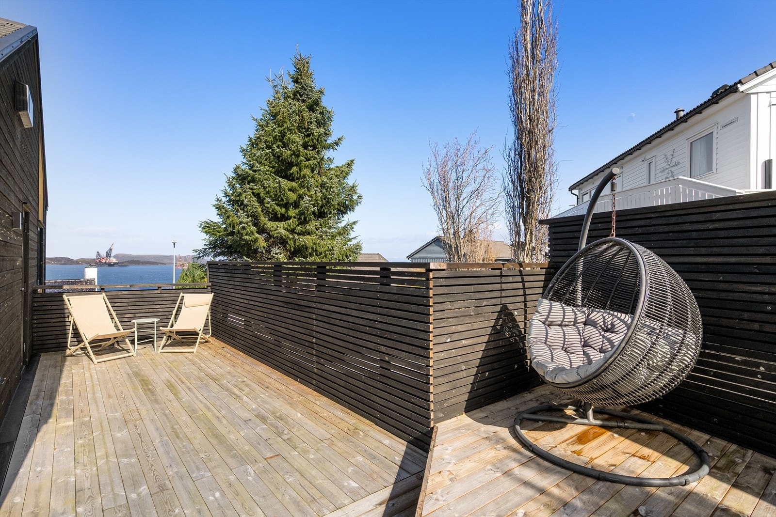 Flere lune korker på terrassen. Galleribilde