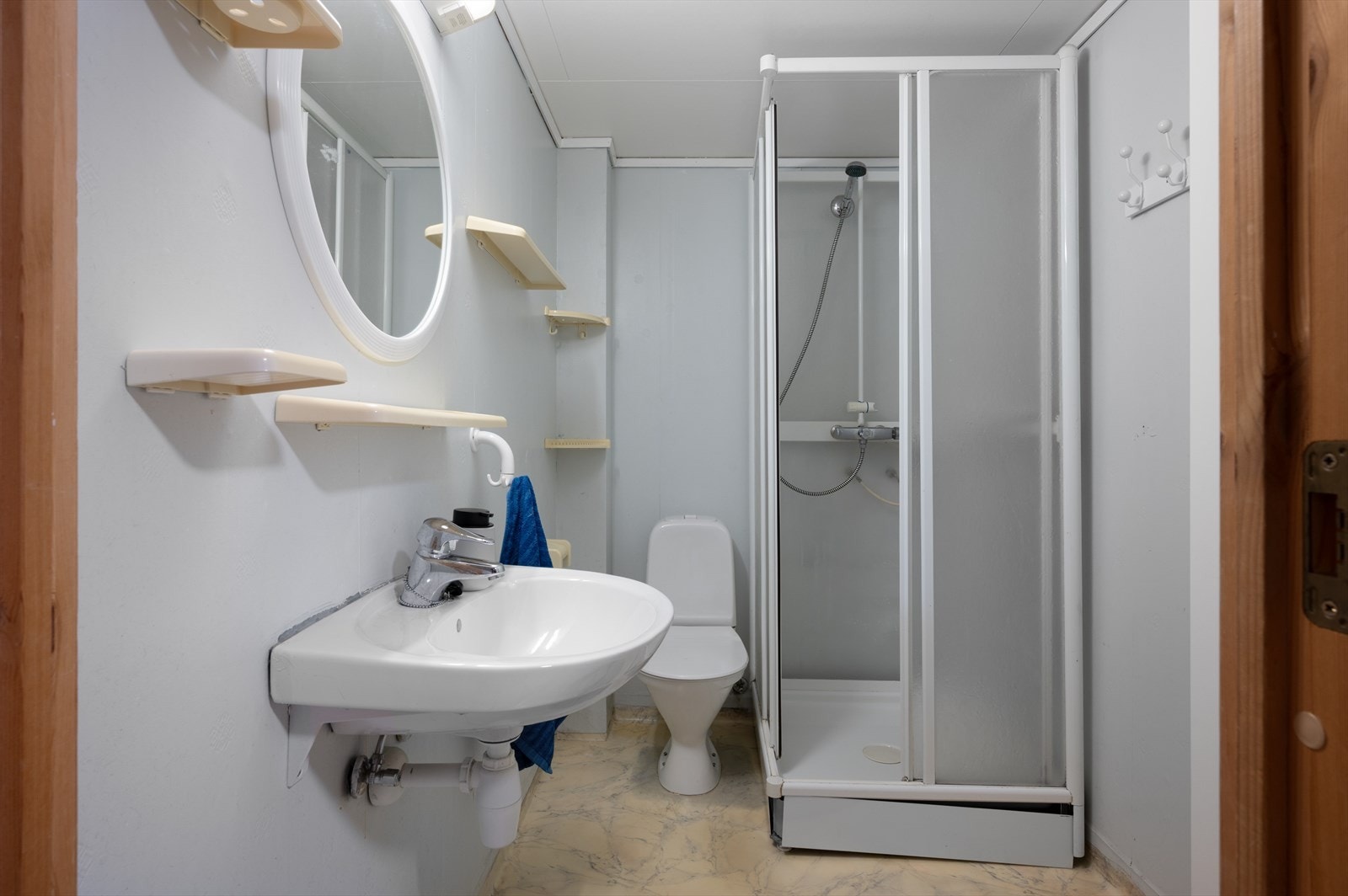 - Lys baderom på 3,2 m² - Galleribilde