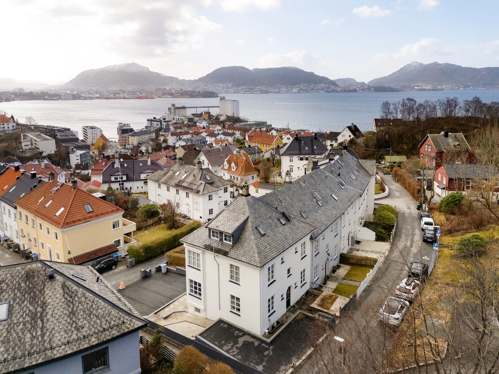 En attraktiv plassering i Ytre Sandviken, tett på både fjell og sjø Galleribilde
