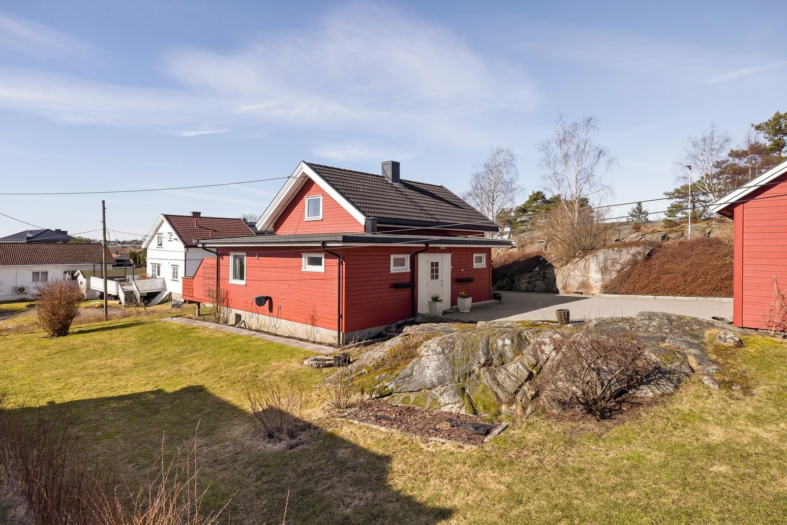 Romslig tomt med god solforhold. Galleribilde