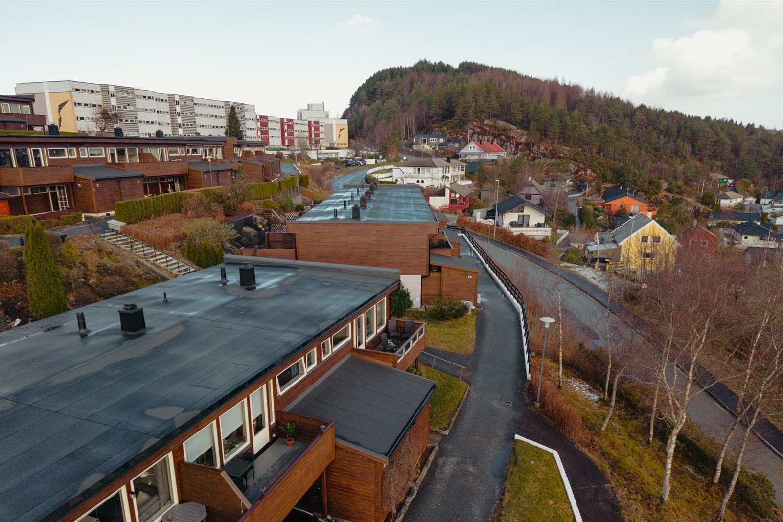 Eiendommen har en barnevennlig og fin beliggenhet i Bergen Vest Galleribilde