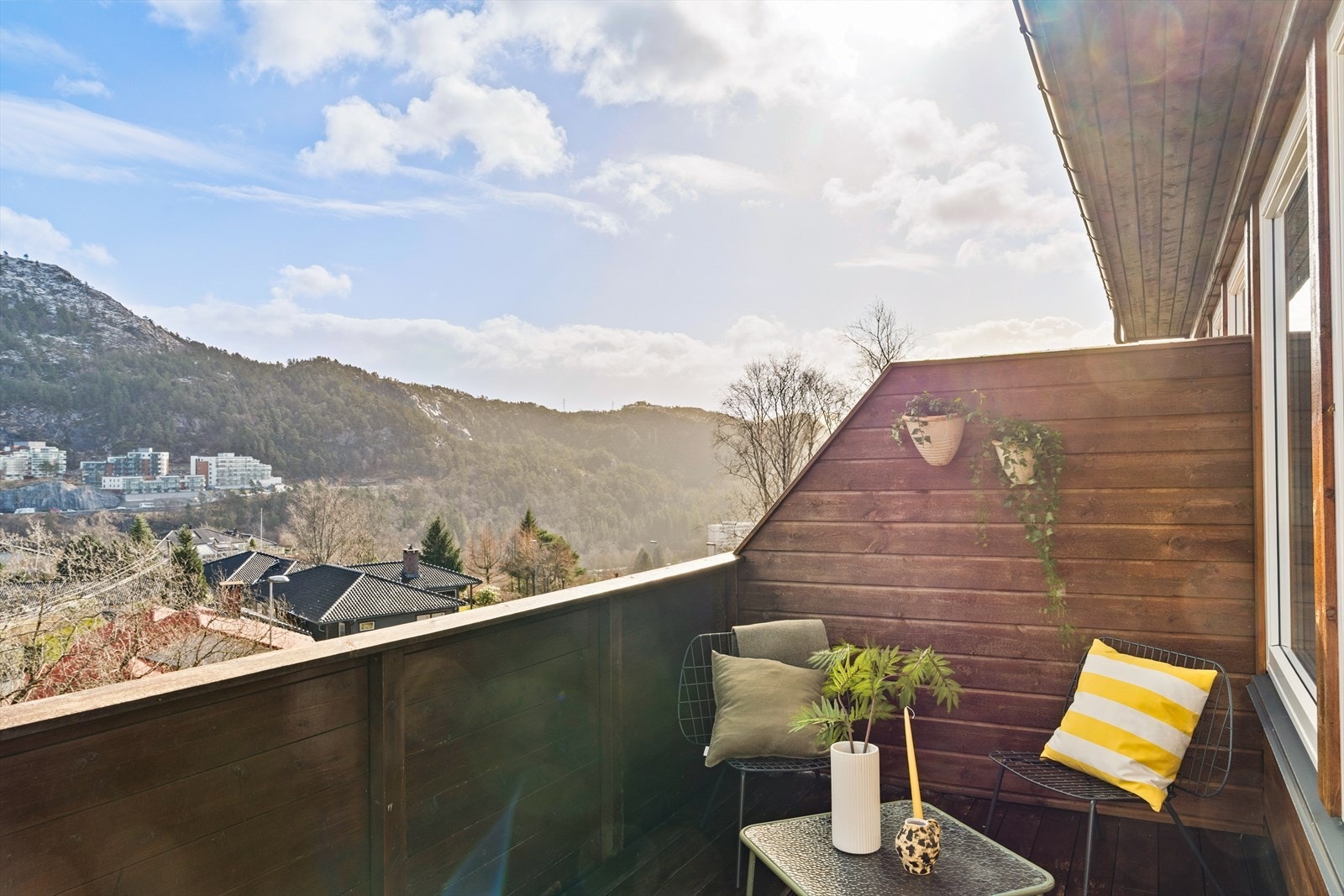 Fin altan som måler ca. 8 m² Galleribilde