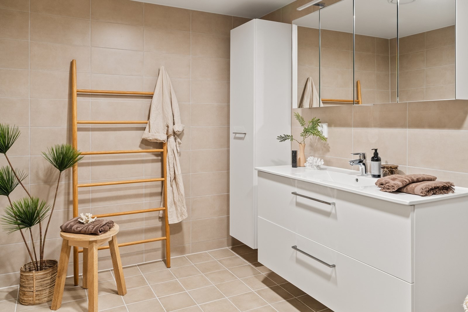 Borettslaget har nylig gjennomgått et større rehabiliteringsprosjekt med blant annet rørfornying. I den forbindelse ble også badet rehabilitert. Galleribilde