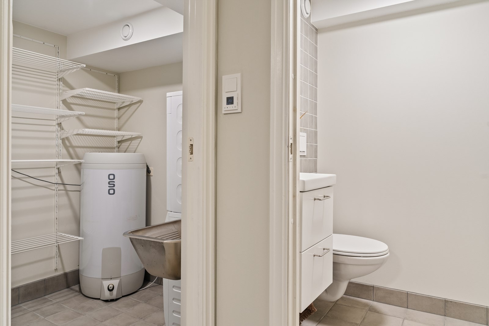 Boligen har også et separat toalettrom, samt et separat vaskerom. Begge ble oppgradert i 2024. Galleribilde