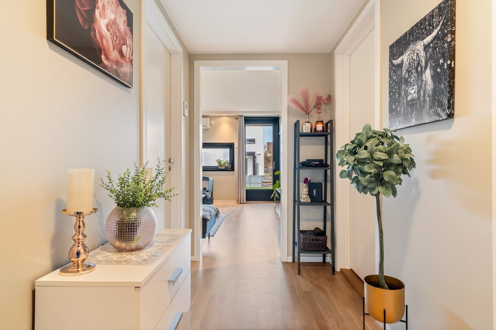 I dør til venstre er bod/teknisk rom. Galleribilde