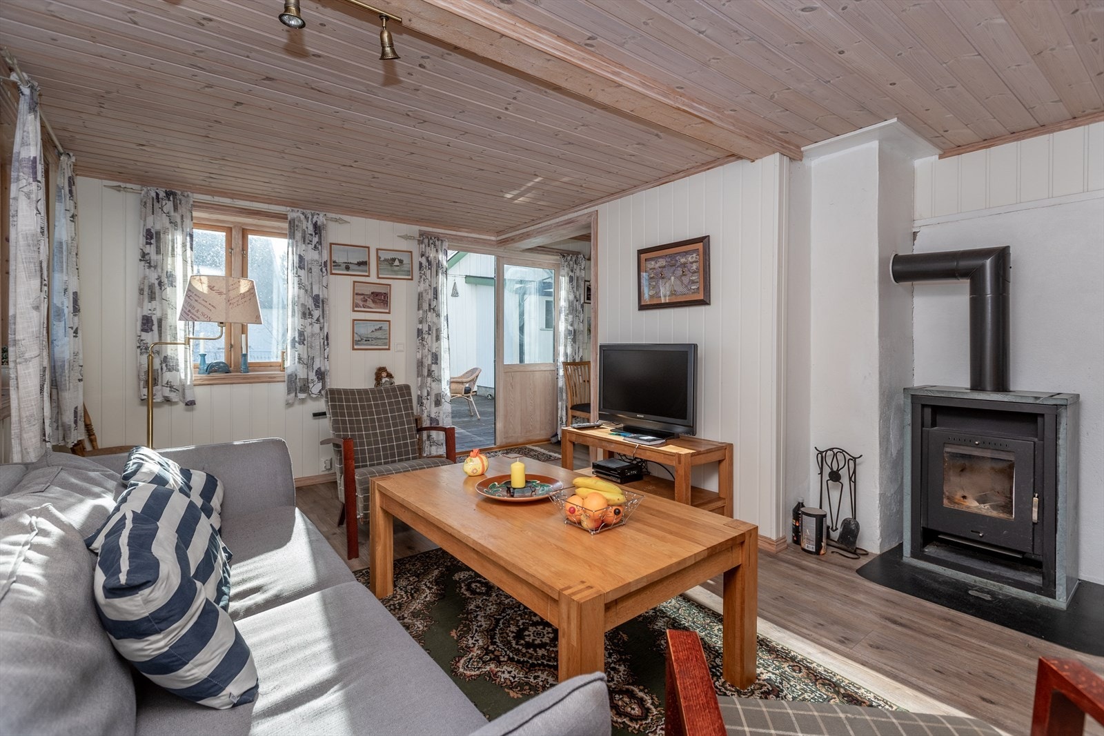 Vedovn i stuen gir både varme og hygge på kalde dager. Galleribilde