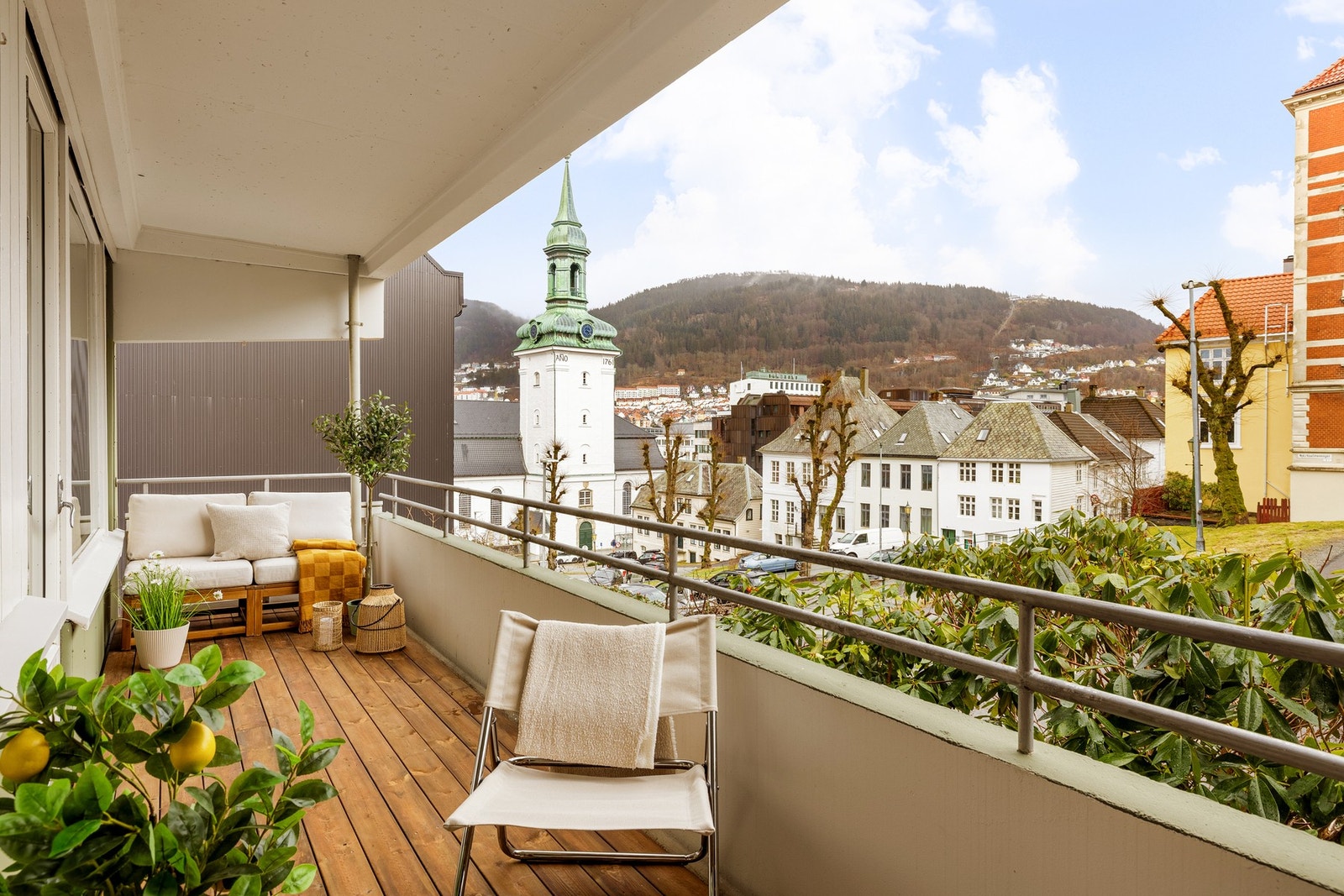 Herlig balkong på 11 kvm med flott utsikt. Galleribilde