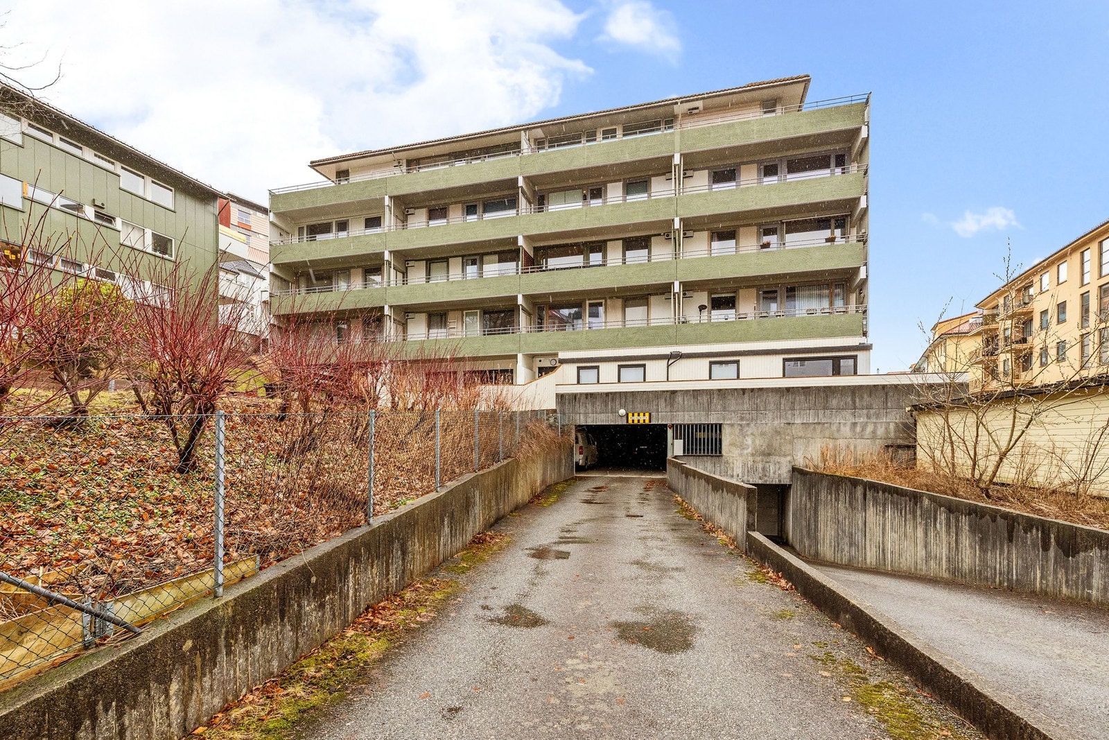 Borettslaget har parkeringskjeller med 23 garasjeplasser. Galleribilde