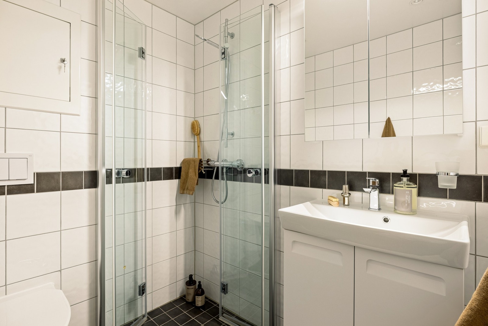 Badet på 2,9 kvm ble totaloppusset i 2018 av Arna & Åsane rørleggerservice i regi av borettslaget. Galleribilde