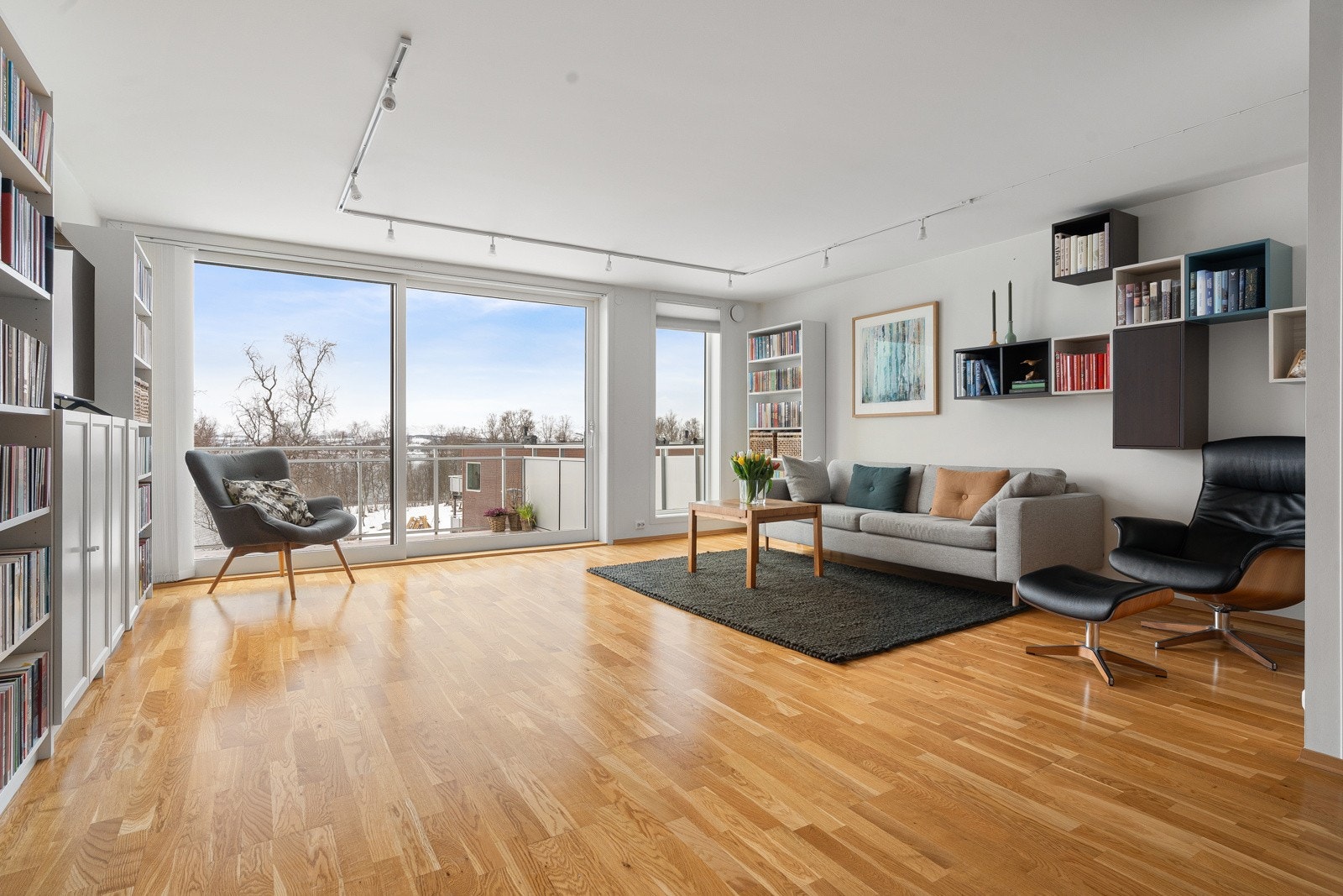 Velkommen til Karisvingen 15 -  Presentert av Sne Eiendomsmegling v/ Inger Alette Eira