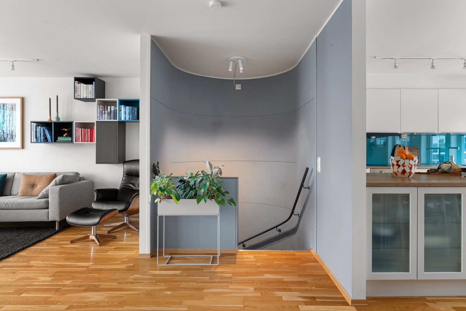 Boligen har bruksareal på 110 kvm og har en fin planløsning over to plan