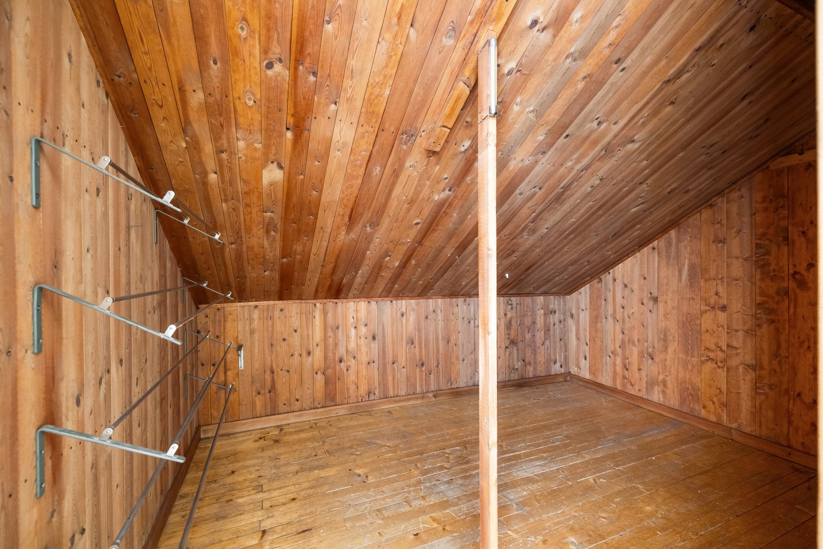 Boden i etasjen gir boligen ekstra fleksibilitet og gode muligheter for praktiske løsninger i hverdagen. Galleribilde