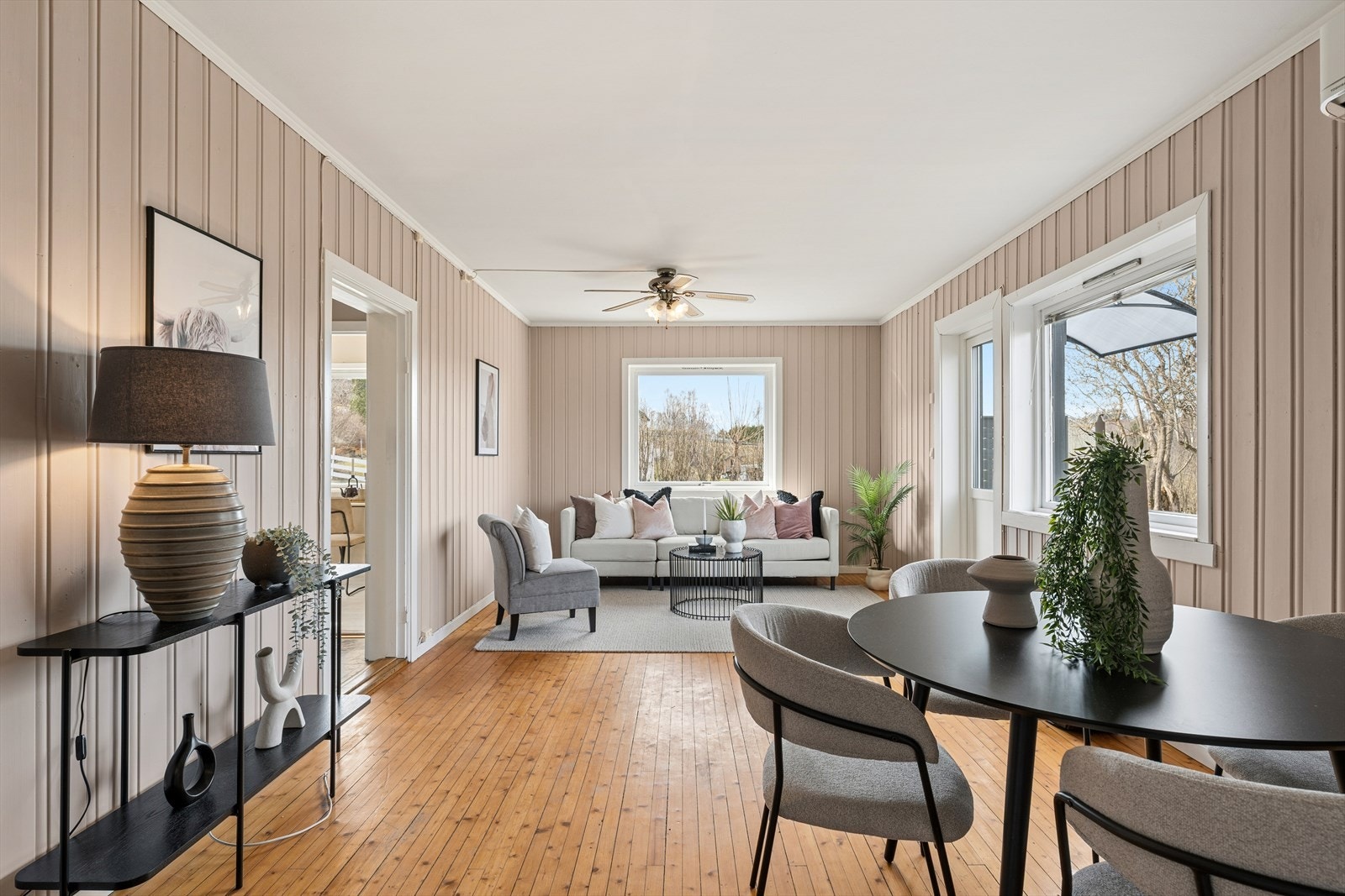 Leiligheten i 1. etasje har et internt bruksareal på ca 71 m² inklusiv felles gang m/trapp. Galleribilde