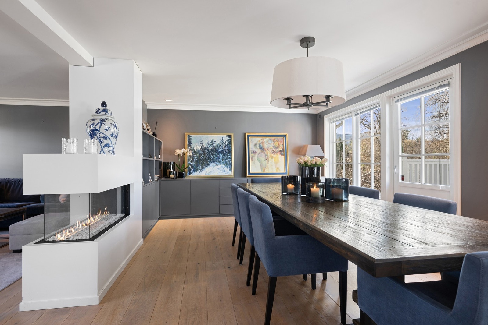 Hyggelig gasspeis med innsyn fra begge sider. Galleribilde