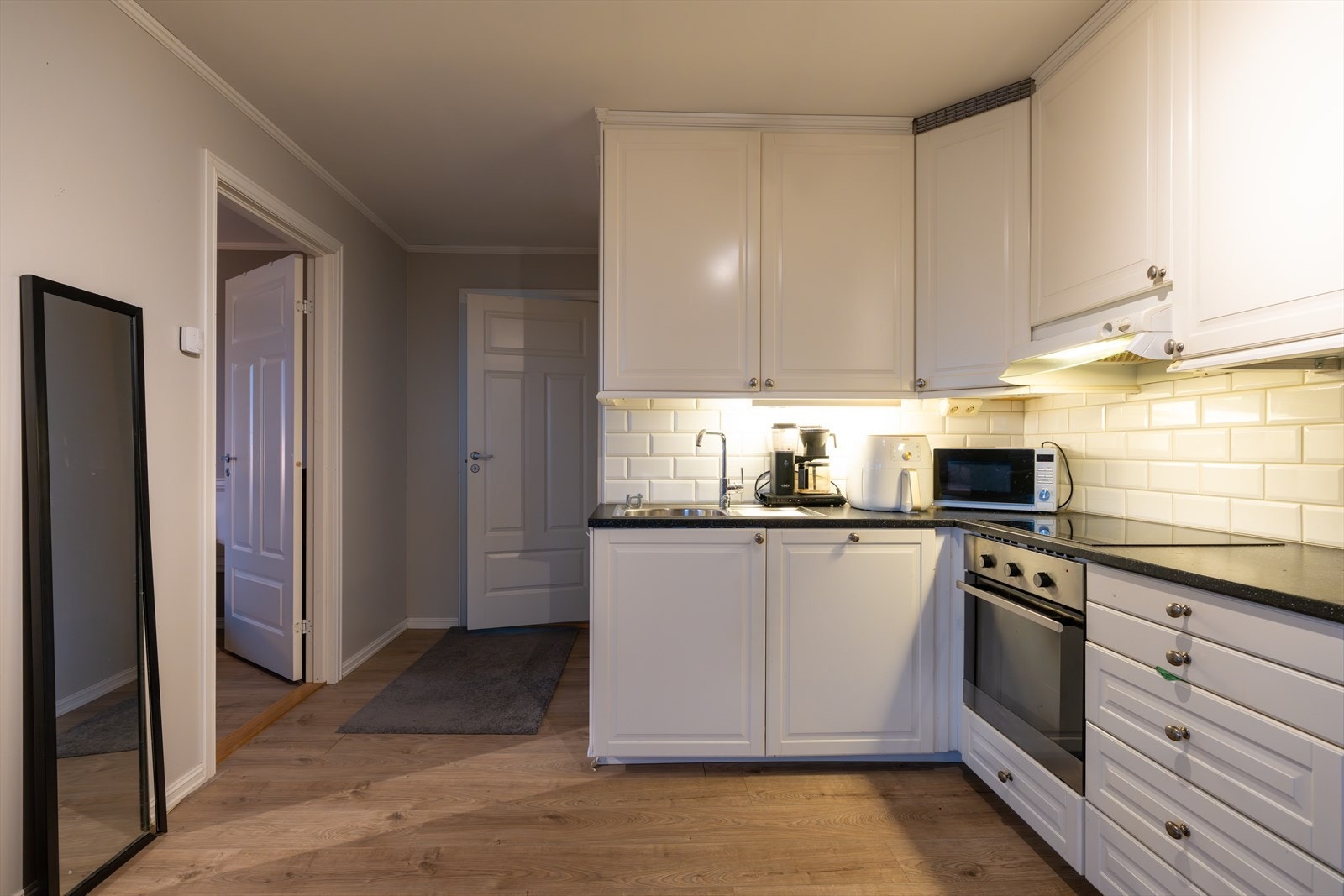 Separat utleiedel med moderne kjøkkeninnredning fra 2013. Galleribilde