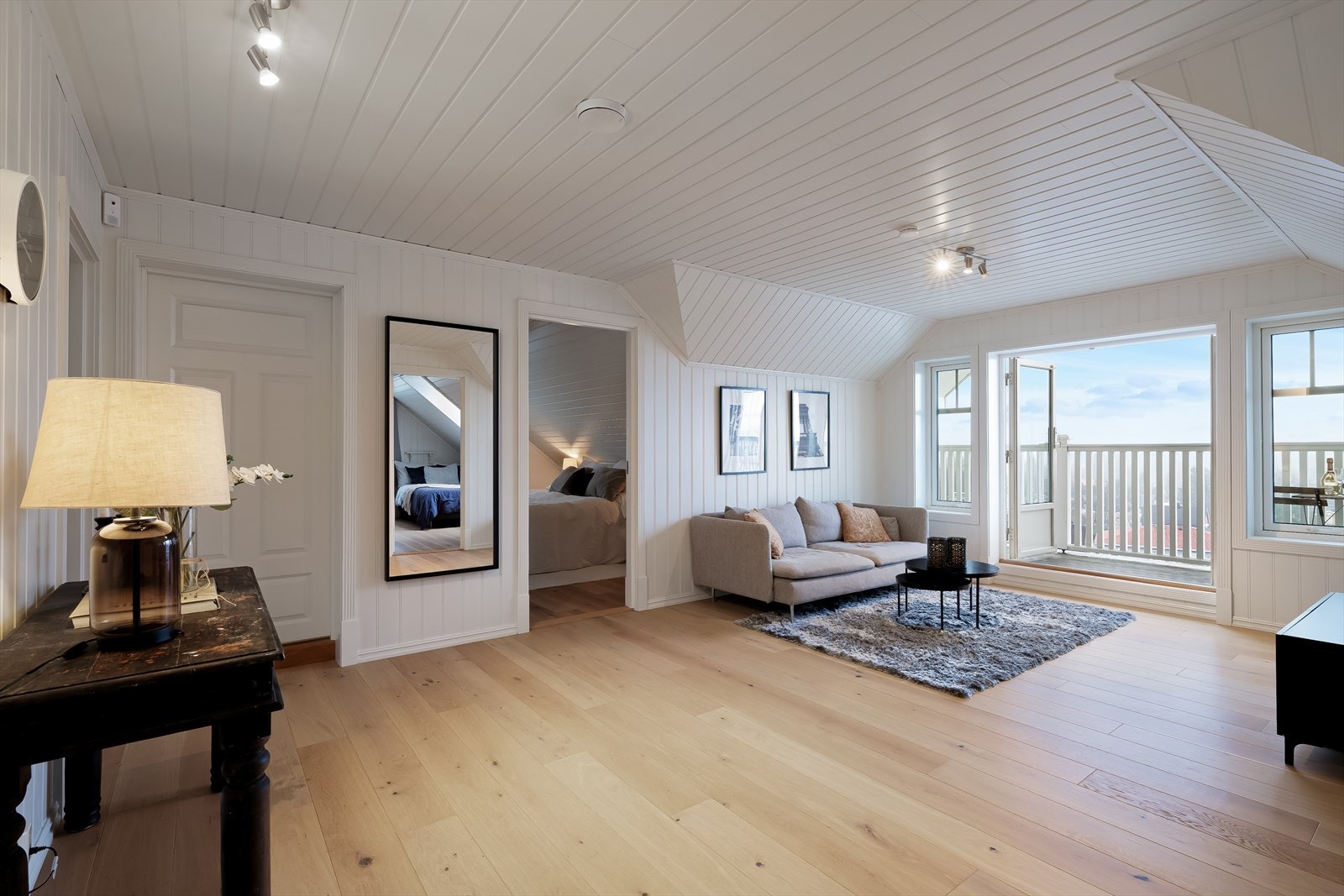 Denne etasjen inneholder fire lyse og innbydende soverom, som gir god plass til hele familien. Galleribilde
