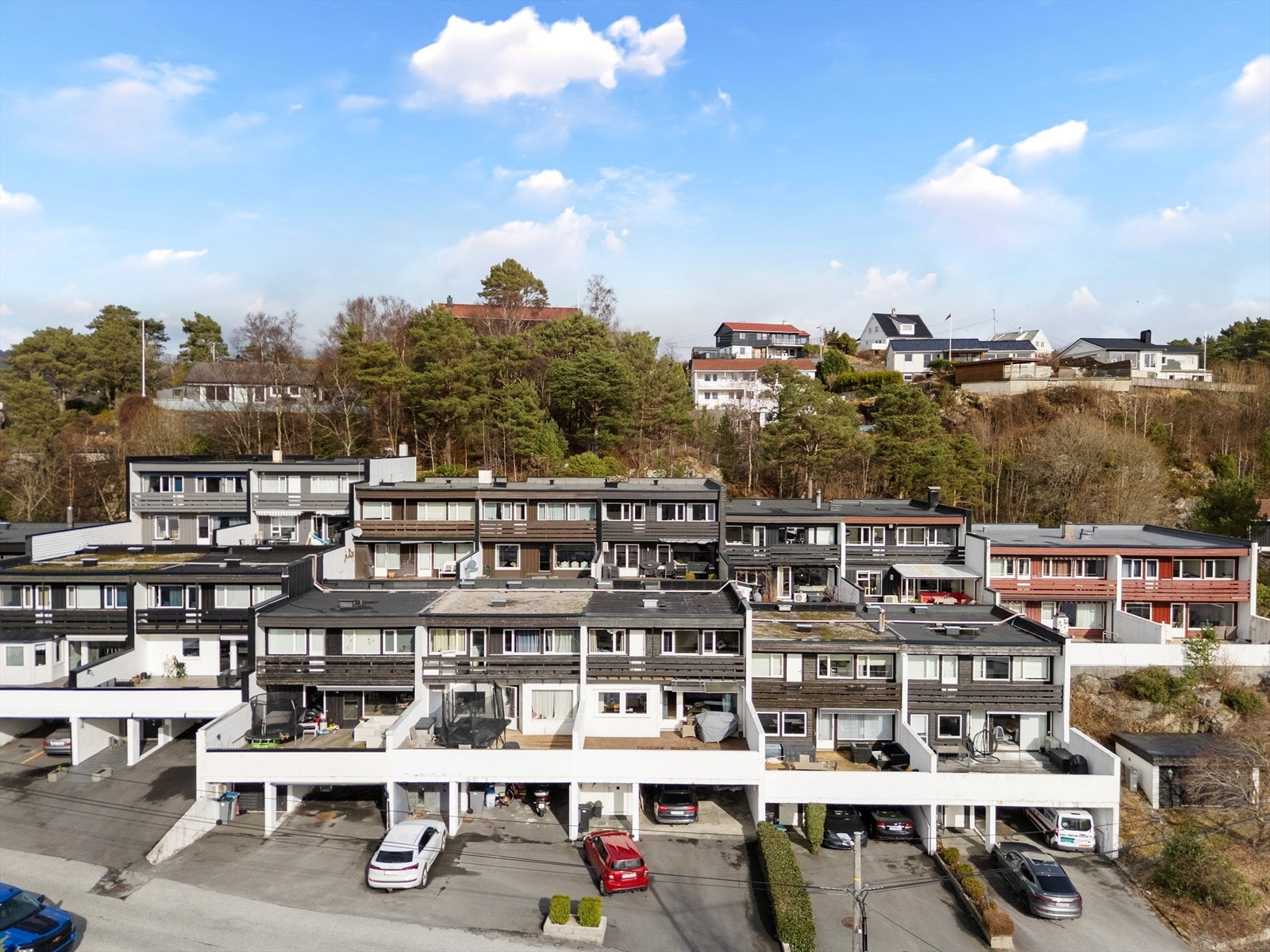 Parkering i carport Galleribilde