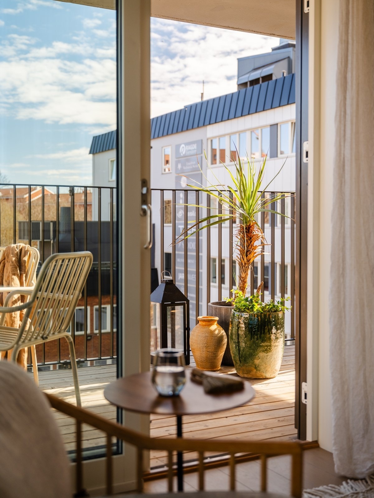 Fra stuen er det direkte utgang til en herlig balkong på ca. 14 m² Galleribilde