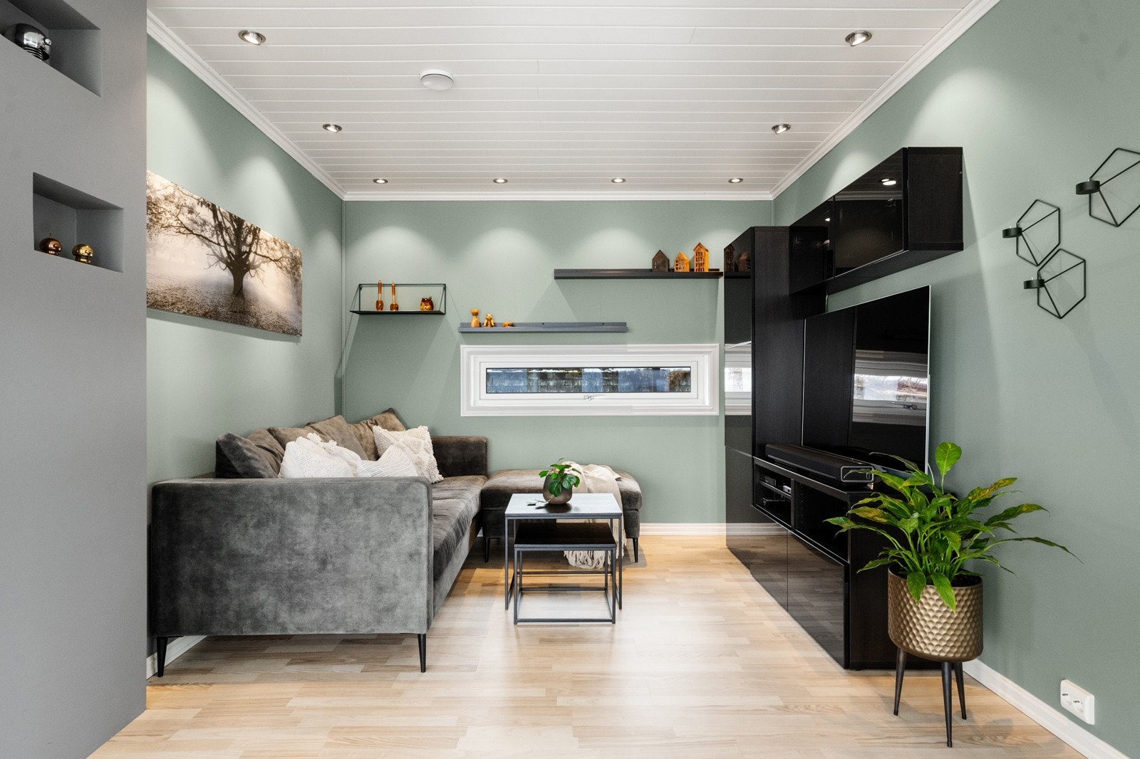 Koselig TV-krok i del av stua. Galleribilde