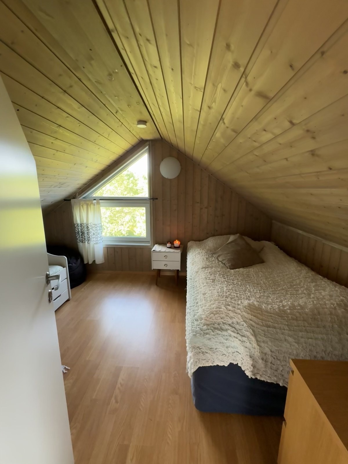 2 stk. soverom på loft Galleribilde