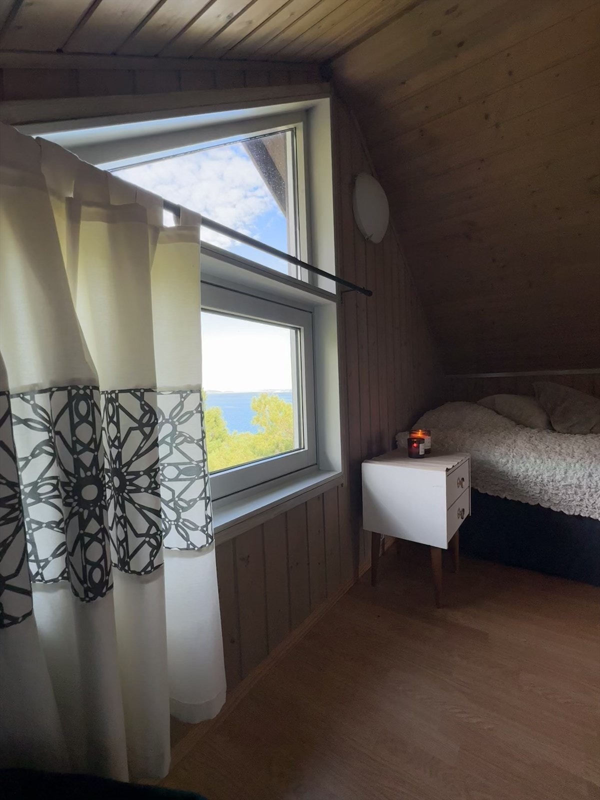Soverom på loft Galleribilde