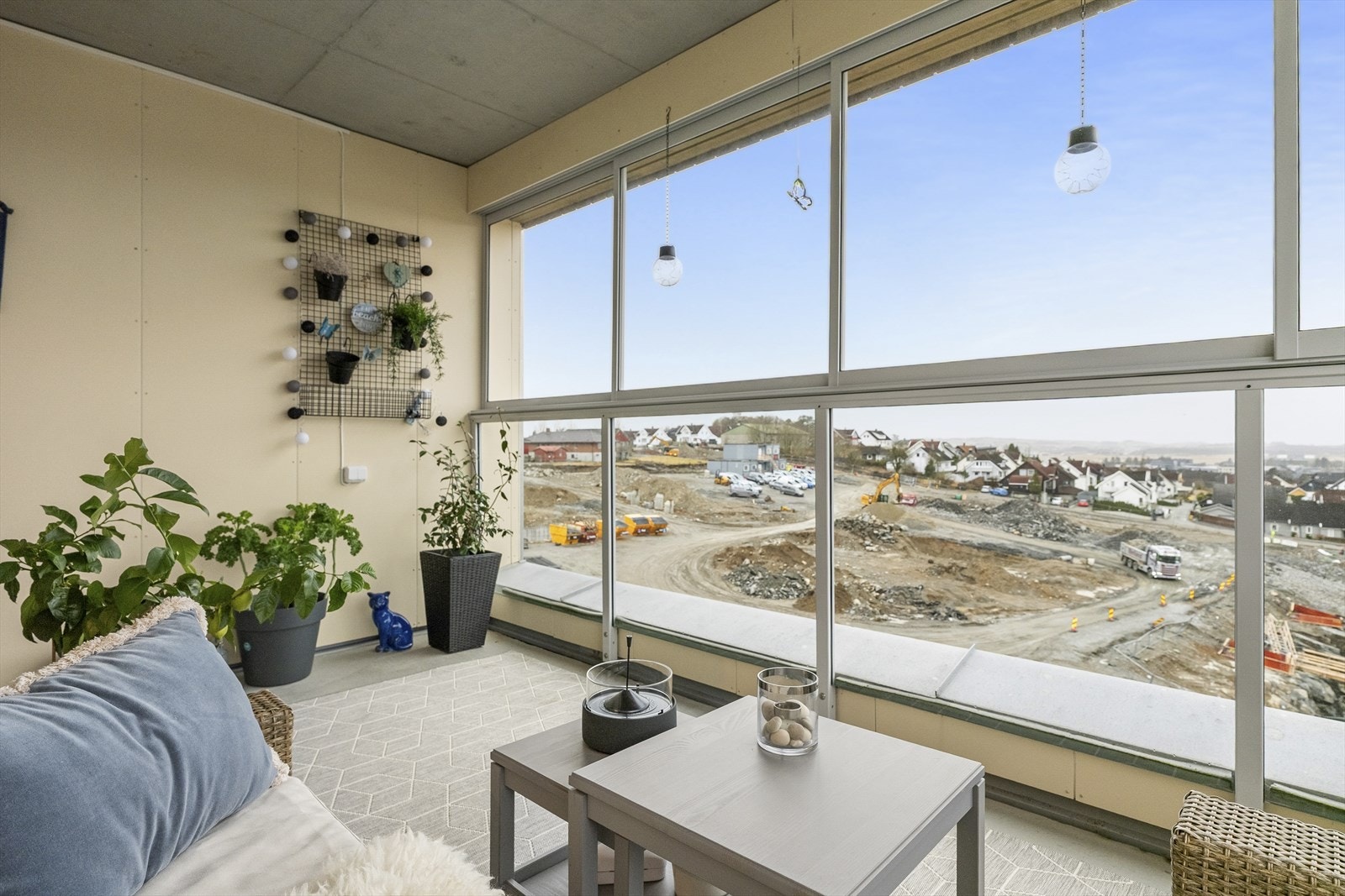 Her kan man nyte et lunt og skjermet uterom selv om regnbygene skulle melde sin ankomst. Galleribilde