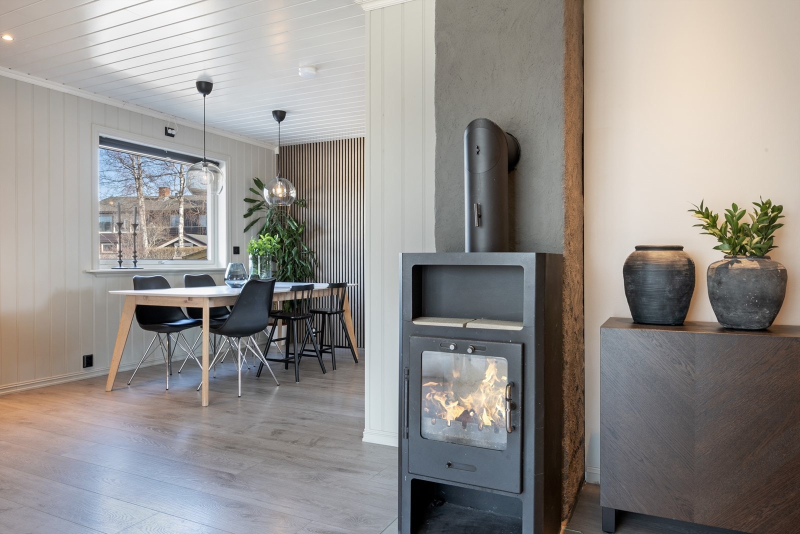 Stemningsfull peisovn som gir god varme. Galleribilde