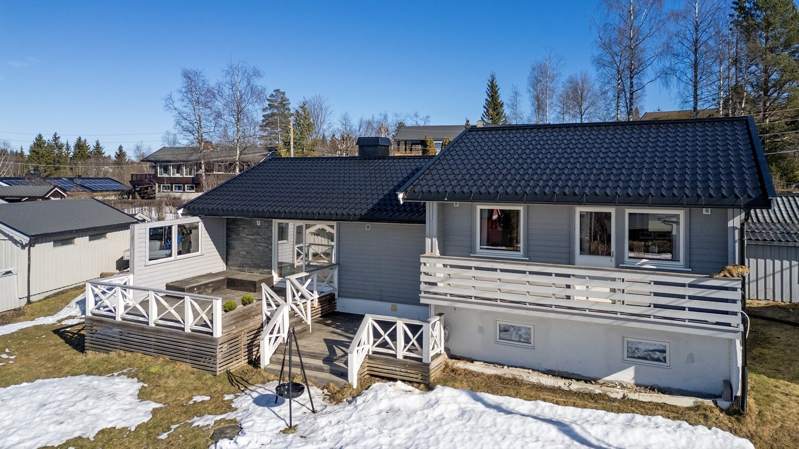 God plass for utemøblement. Galleribilde