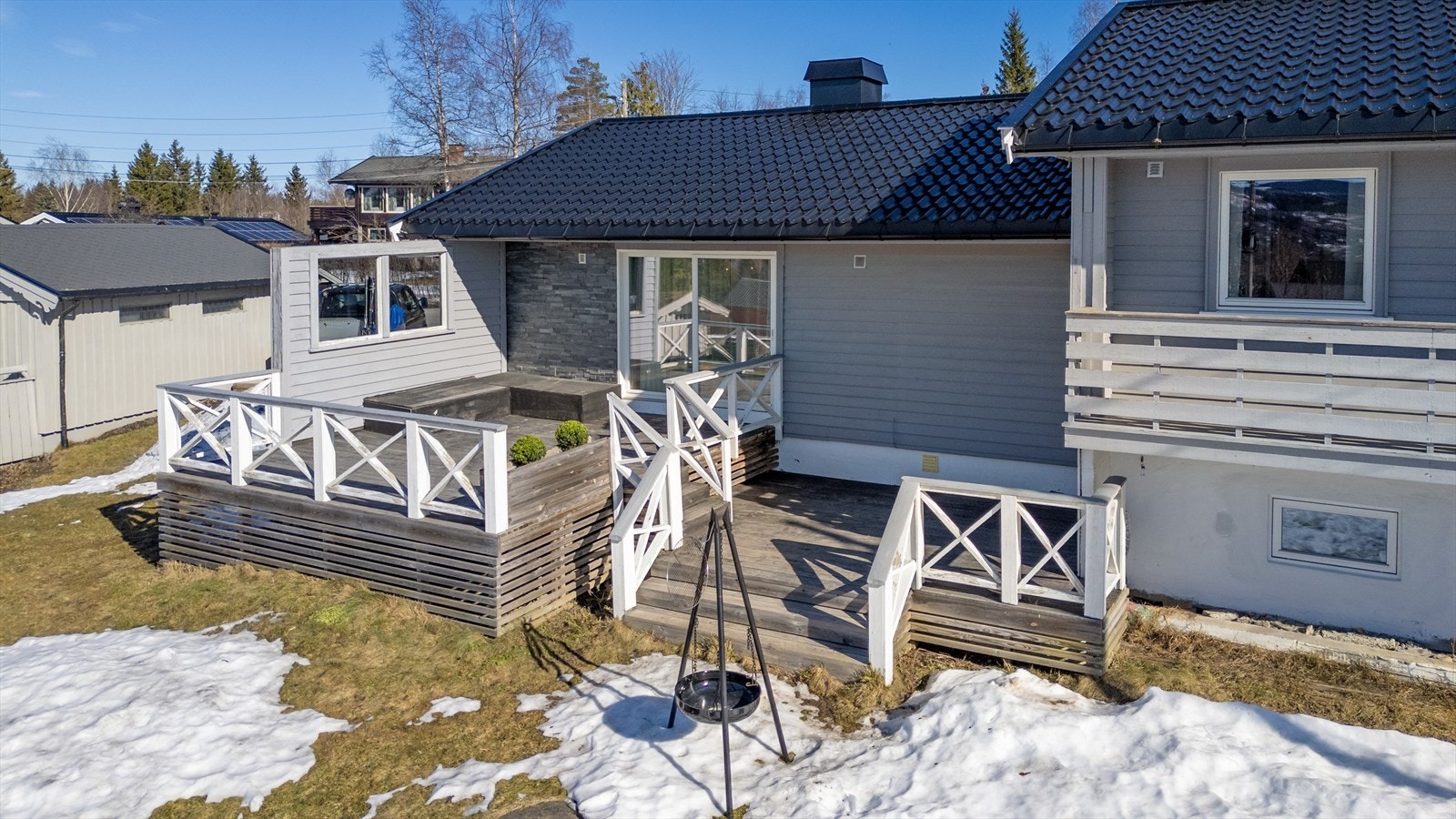 Nyte frisk luft og solrike dager. Galleribilde