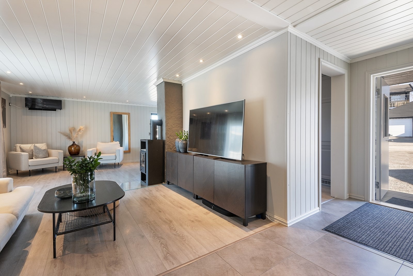 Åpent mellom stue og gangen. Galleribilde