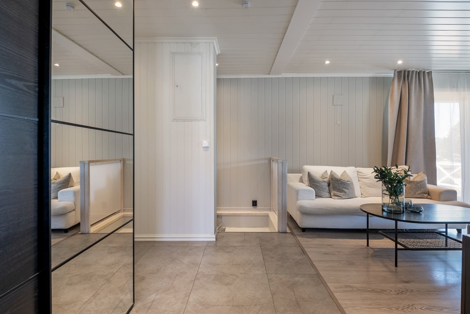 Spottere i taket. Galleribilde