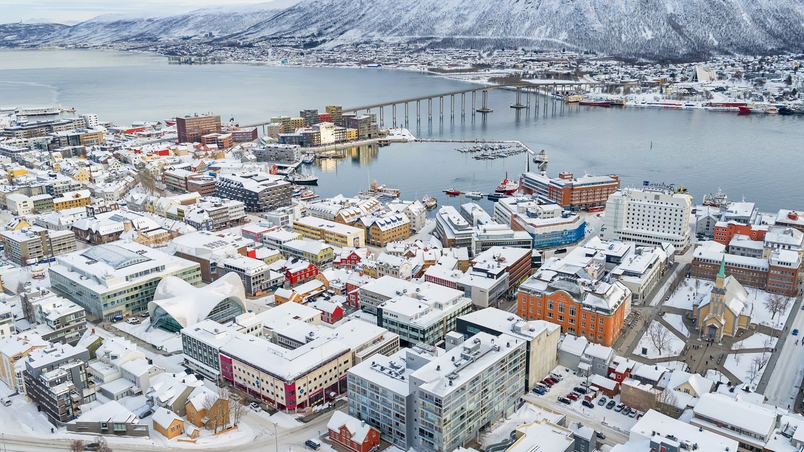 Fra boligen er det kort vei til alt sentrum har å by på av kultur, handel og servicetilbud. Galleribilde