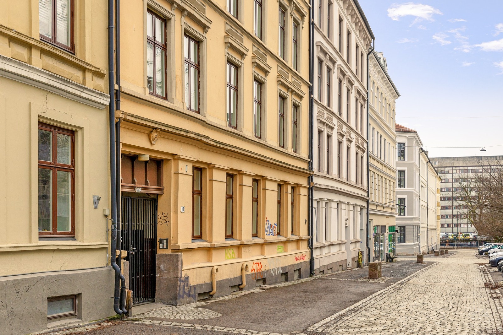 Eiriks gate er et rolig gatetun og lite trafikkert med en sentral beliggenhet. Galleribilde