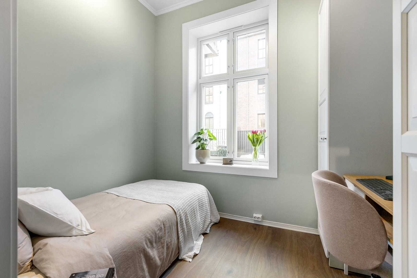 Soverom nr. 2 er også av god størrelse. Her er det også gulvvarme. Galleribilde