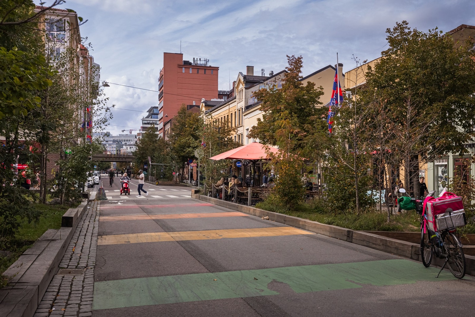 Her finner du koselige butikker og serveringssteder. Galleribilde