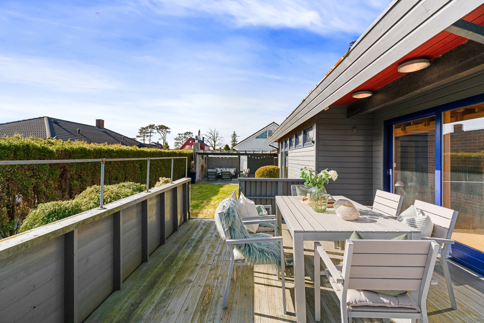 terrassen gir mulighet for både avslapning og sosiale sammenkomster i en privat setting. Galleribilde