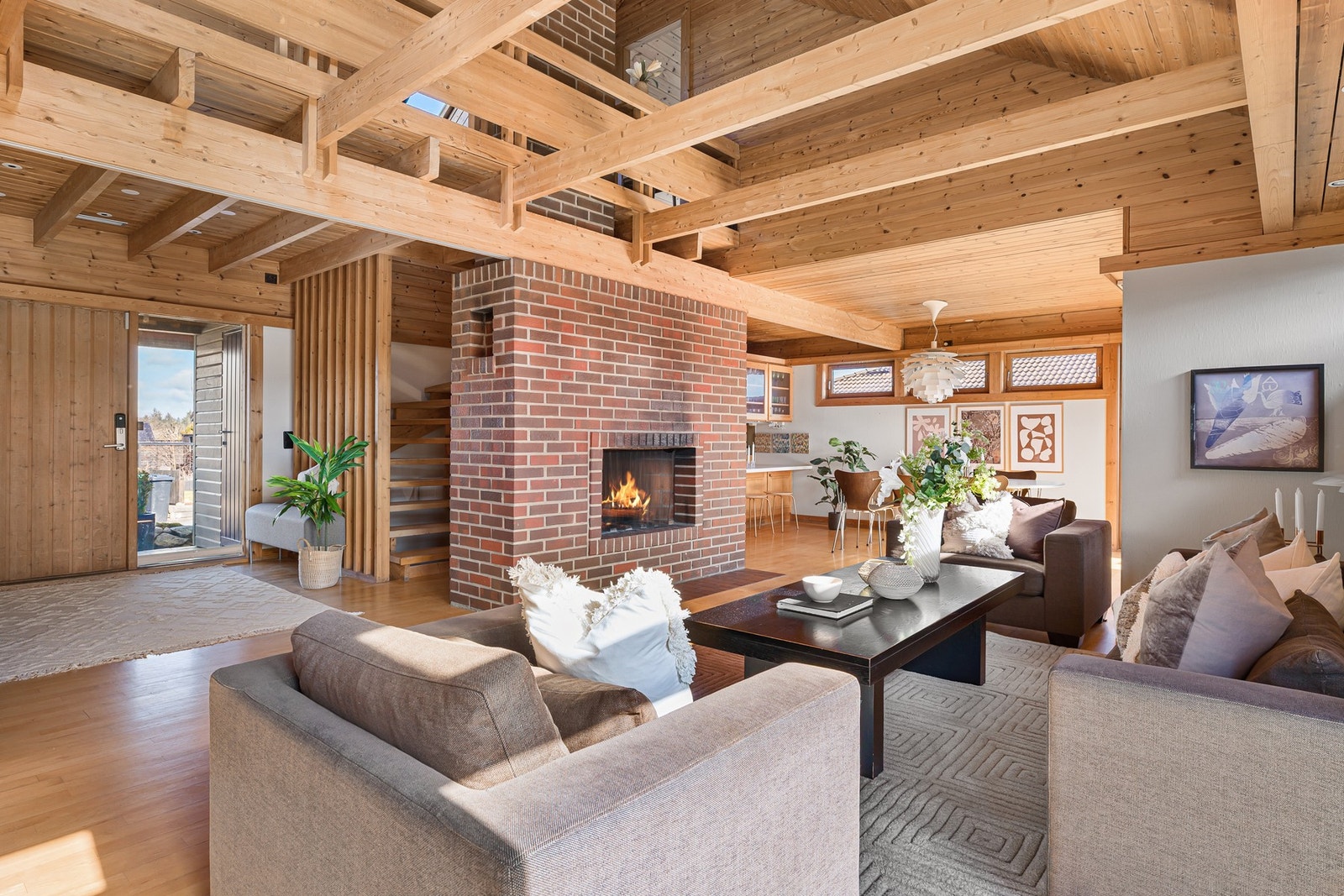 Boligen er arkitekttegnet med gjennomgående gode løsninger Galleribilde