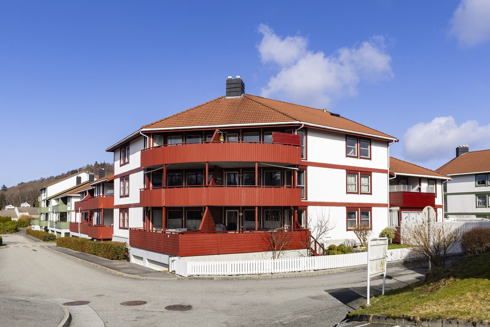 Velkommen til Markaholen 1, presentert av Sissel Pham v/Krogsveen! Galleribilde