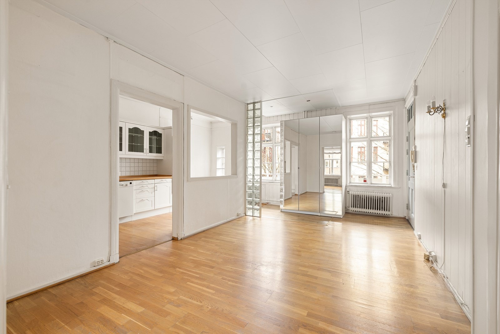 Forstuen sett fra soverommet. Galleribilde