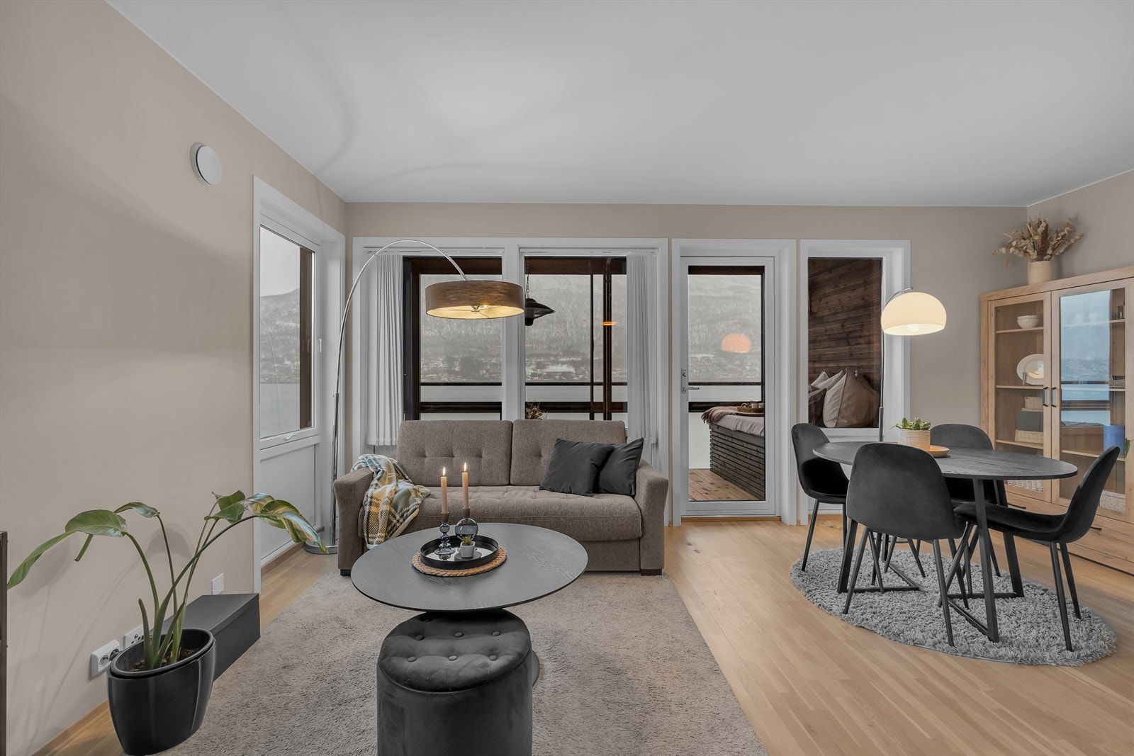 Velkommen til Hjalmar Johansens Gate 100A - Presentert av Monica Andersen v/ Garanti Eiendomsmegling! Galleribilde