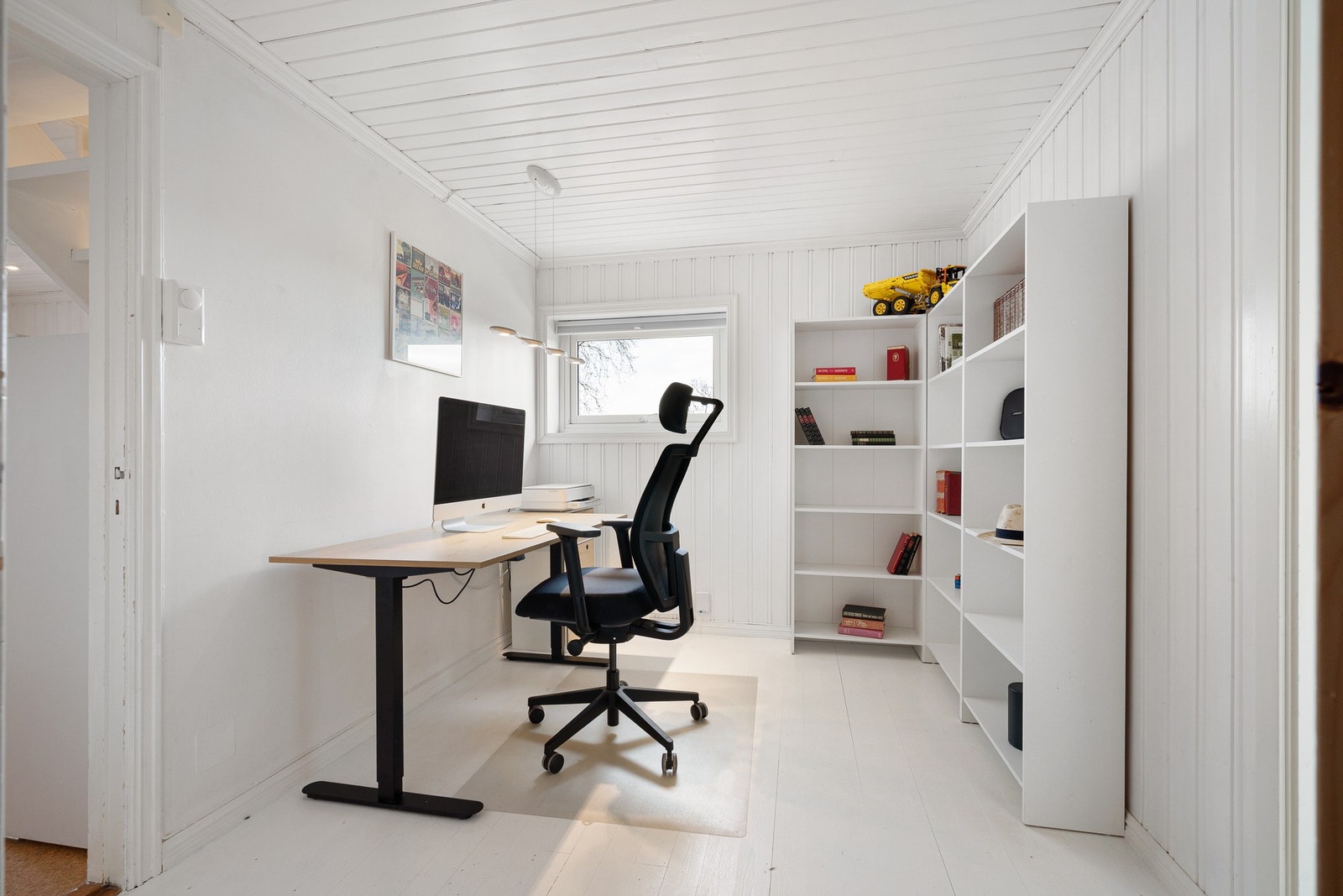 Rom benyttet som kontor - her er det flere muligheter alt etter ønske og behov Galleribilde