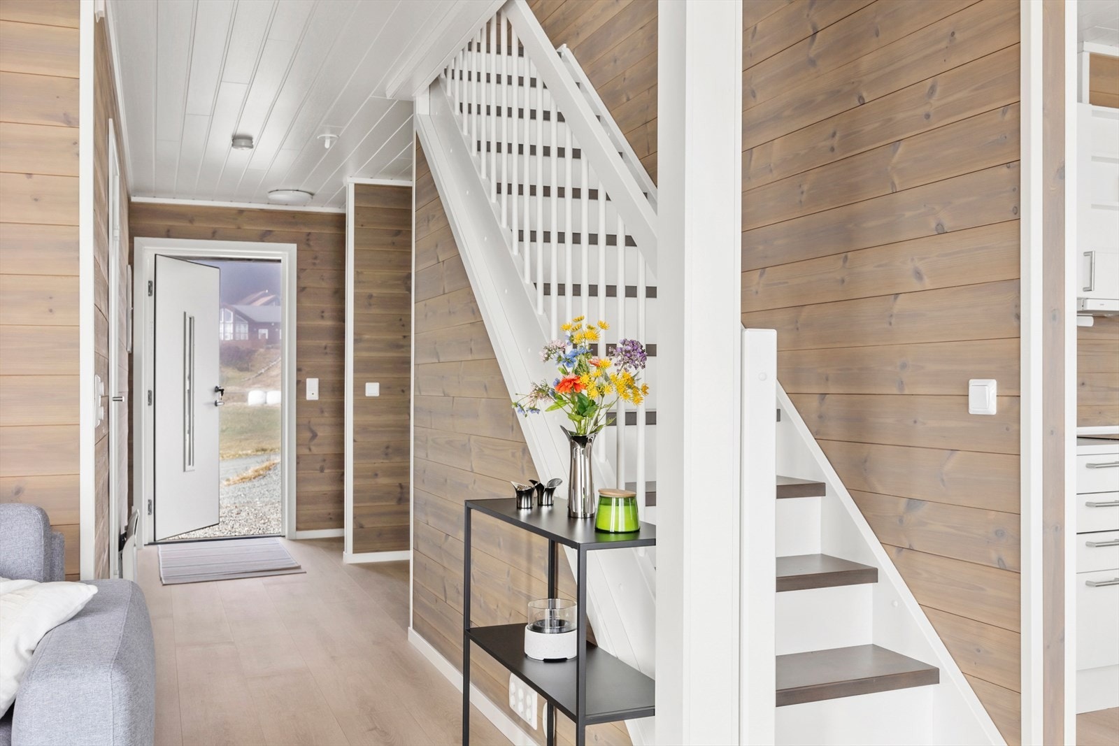 Velkommen til en lys og innbydende entré! Galleribilde