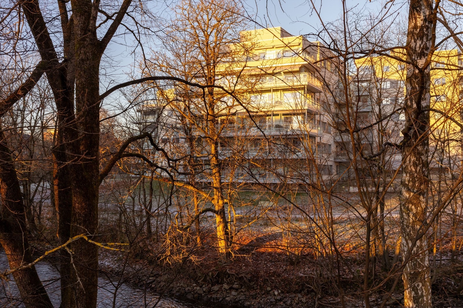 Beliggenheten er svært god i første rekke mot Akerselva. Galleribilde