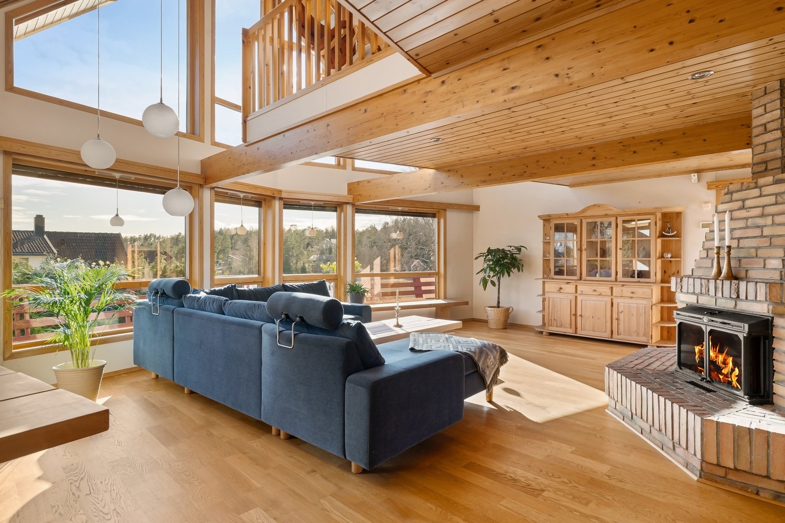 Imponerende takhøyde noen steder og generøst lysinnslipp skaper en helt spesiell atmosfære Galleribilde