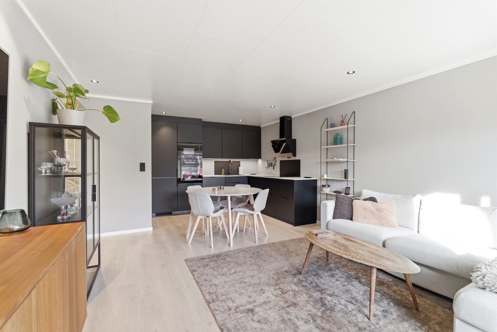 Lekker og stilren leilighet som er renovert i 2023 Galleribilde