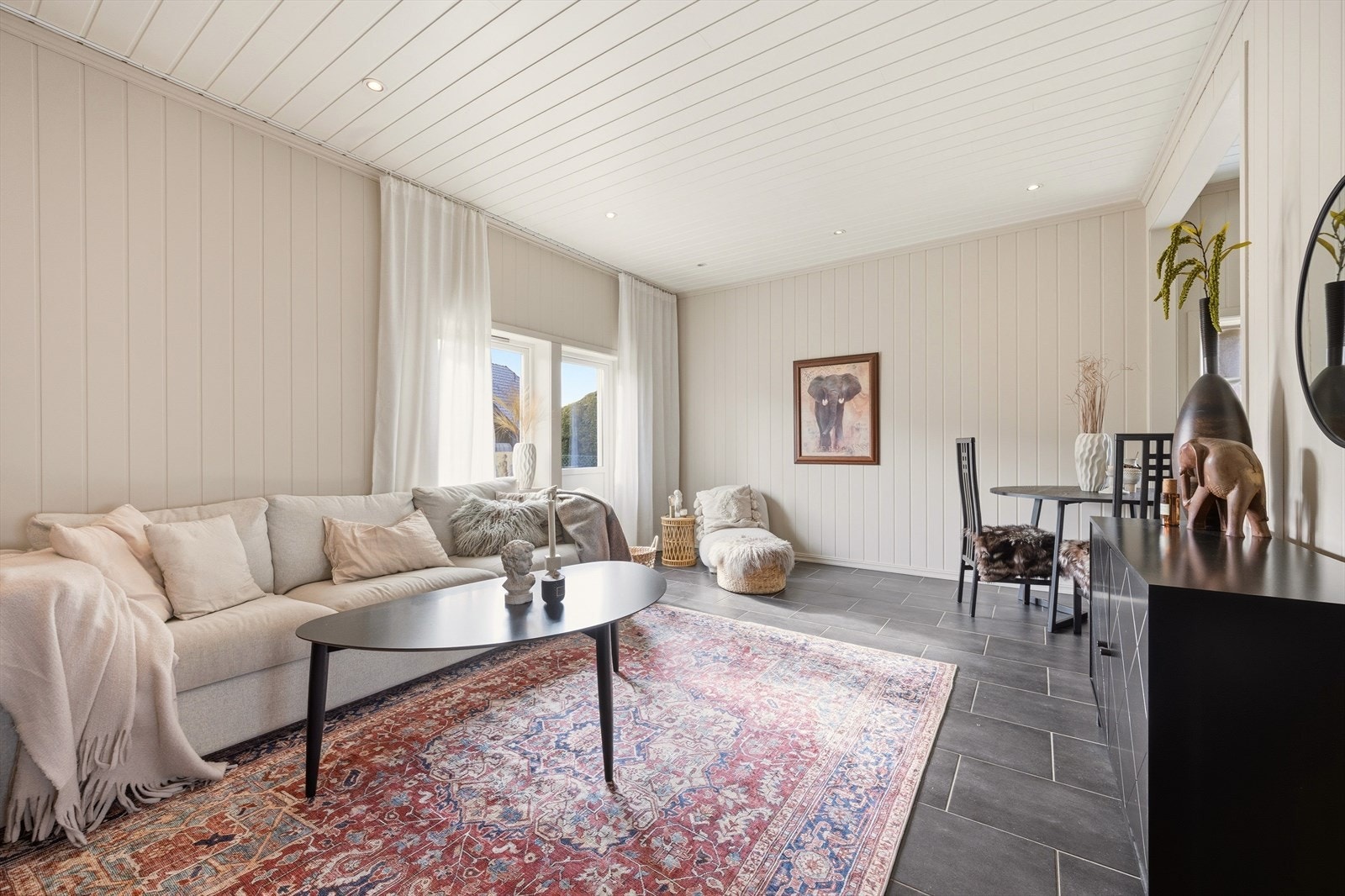 Dette er en flott halvpart av tomannsbolig beliggende i et stille og rolig nabolag i Hokksund Galleribilde